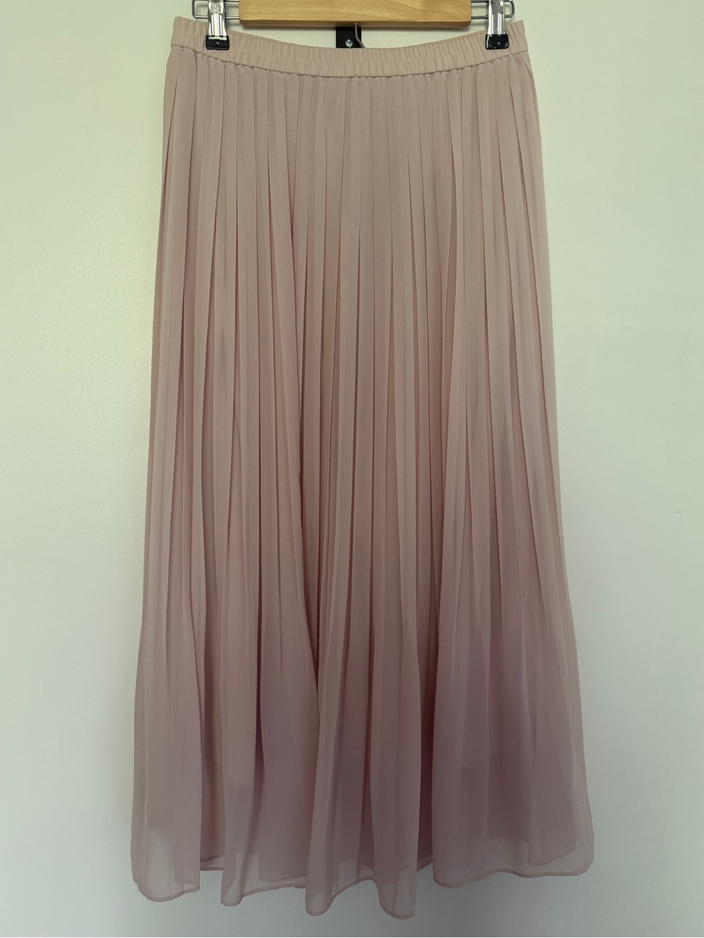 Uniqlo Blush Pink Pleated Midi Skirt